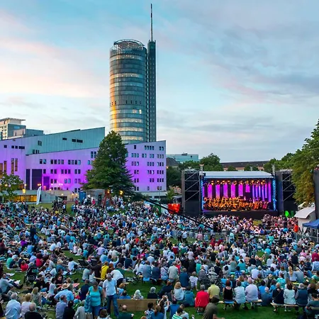 Modern Und Ruhig, Mit Garage & Ps4, Nahe Messe, Rue Und Uniklinik, Voll Ausgestattete Kueche, Bad Mit Dusche Und Badewanne Apartmán Essen